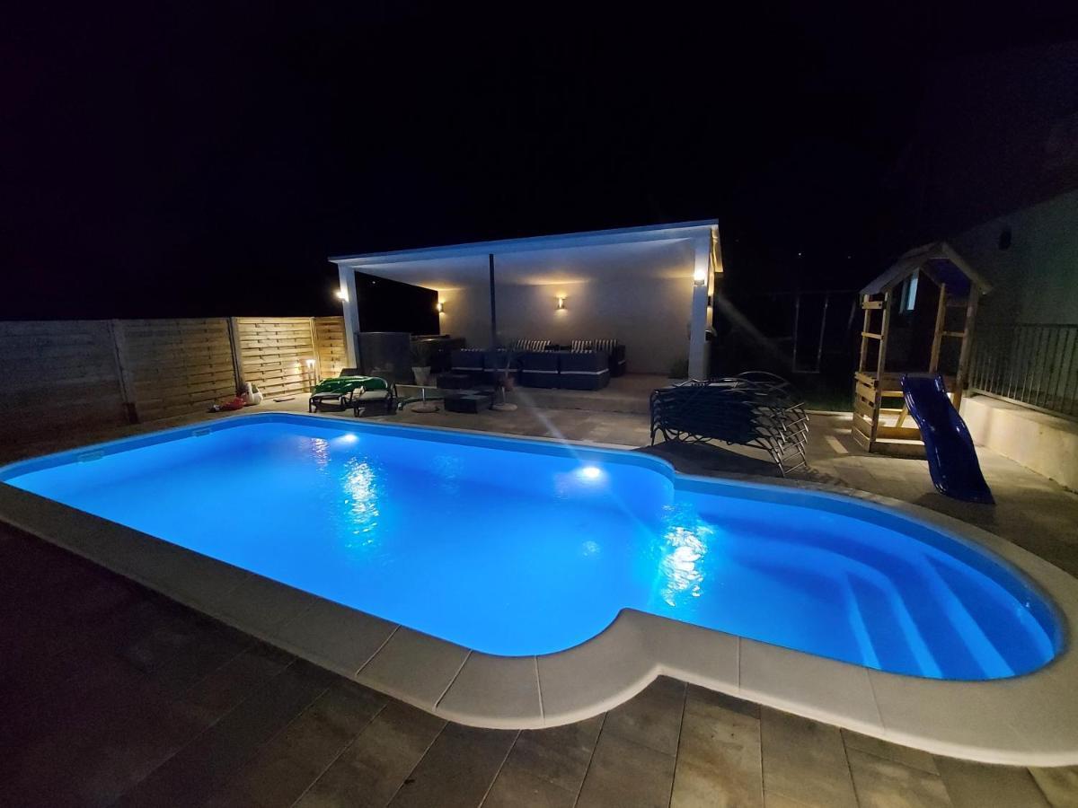 Holiday House Villa Bleu Korusce Ngoại thất bức ảnh